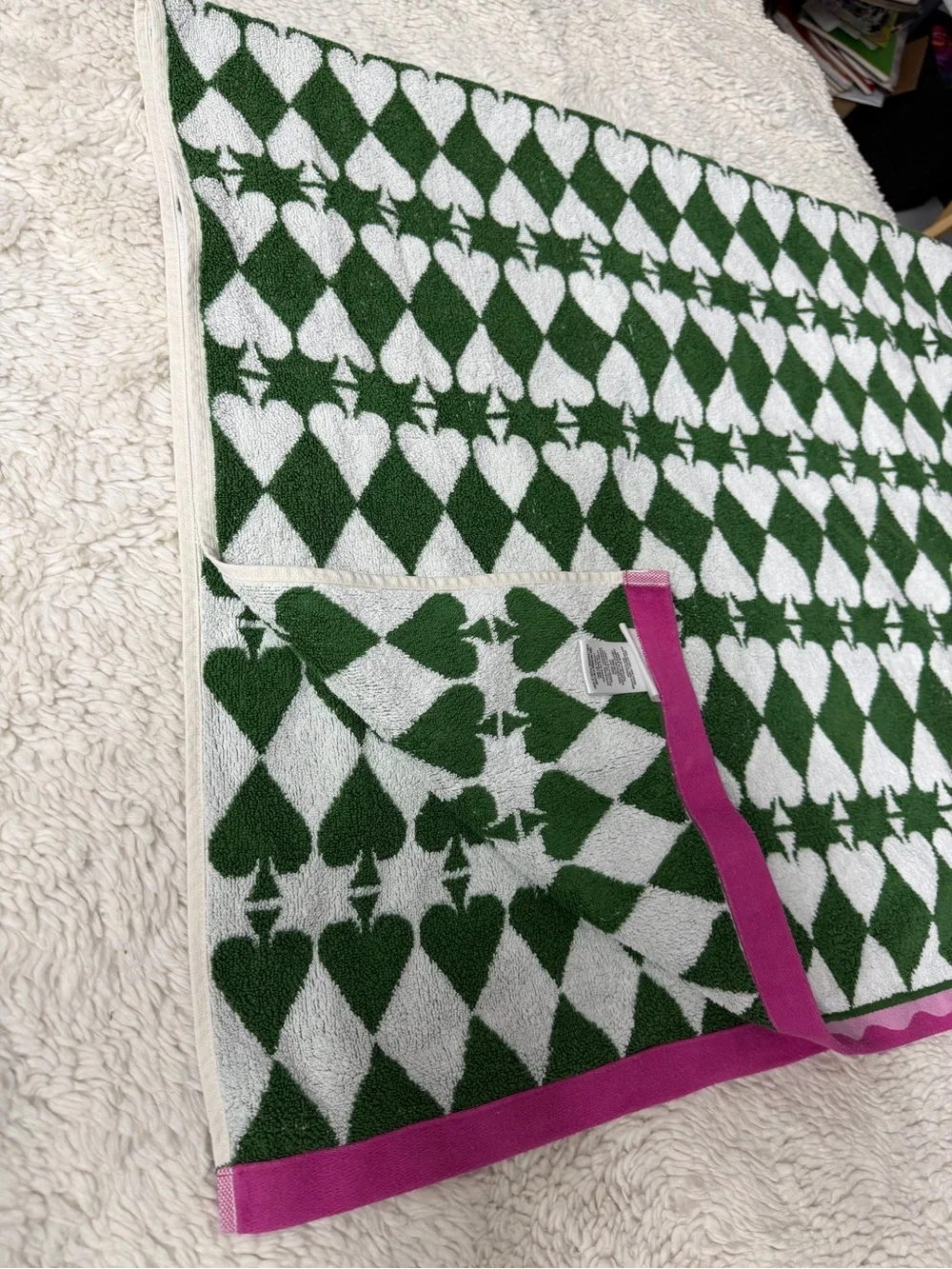 Anthropologie Green and White Heart Pattern Towel with Pink Trim bath towel set